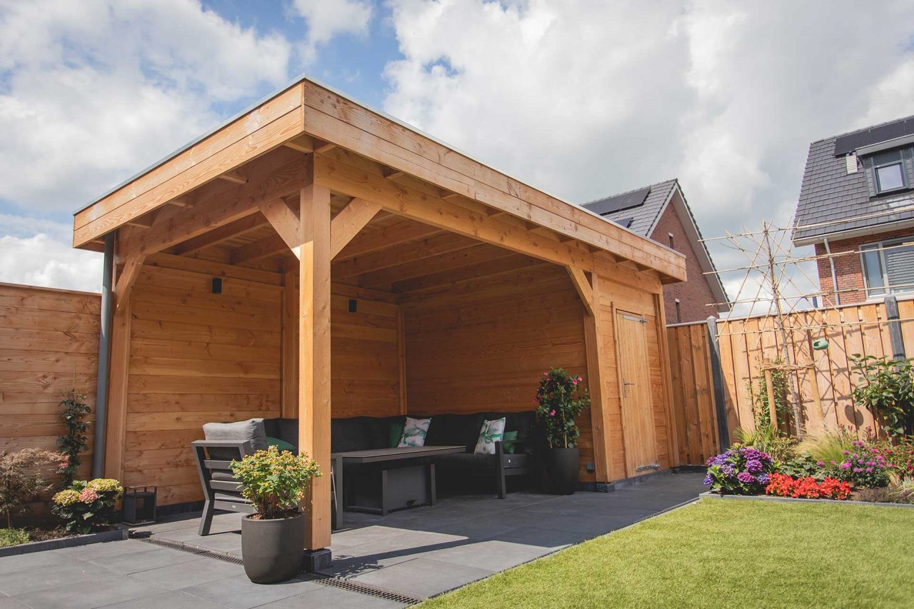 Tuinhuis met een overkapping